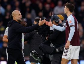 برشلونة يتحرك لضم مدافع "يتابعه منذ سنوات"