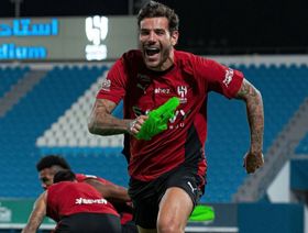 تعرف على سبب غياب ثيو هيرنانيدز عن مباراة الهلال والرياض؟