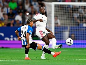 هل يستبعد جوزيه مورينيو مدافع ريال مدريد الجديد بسبب أخطاء التمركز؟
