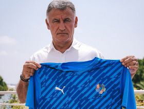 نيوم يتعاقد رسمياً مع المدرب غالتييه ويفاوض نجم يوفنتوس