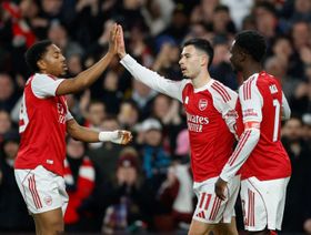 شاهد.. أرسنال يسحق ويغان في 16 دقيقة بكأس الاتحاد ويحافظ على حلم الرباعية