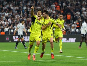 ماركو أسينسيو يتعرّض لاعتداء في ديربي بشيكتاش وفنربخشة ويثأر بهدف