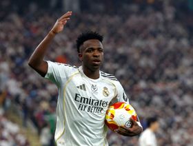 فينيسيوس جونيور يواجه أزمة نفسية وبيريز يتمسك بدعمه