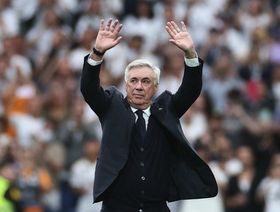 كارلو أنشيلوتي في "سانتياغو برنابيو" يتابع مباراة ريال مدريد وليفانتي