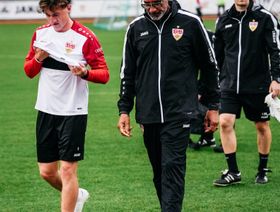 مانشستر يونايتد يطارد "خليفة كروس" لحل أزمة وسط الملعب