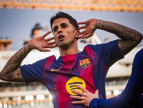 فليك يوافق على استمرار كانسيلو مع برشلونة.. والكرة بملعب الهلال