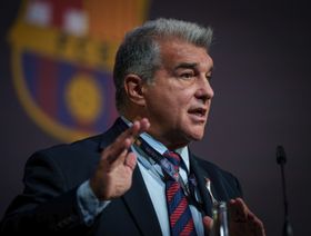 لابورتا يساند فليك في شكواه من منتخب إسبانيا بعد إصابة يامال