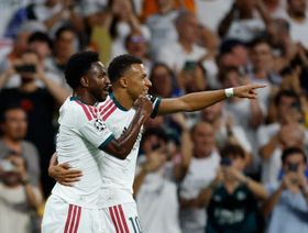 ماركا: لاعبو ريال مدريد يواجهون صافرات الاستهجان بهدوء