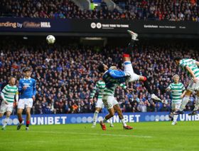 يوسف الشرميطي يسجل ركلة مزدوجة مذهلة ويكتب تاريخاً في أوروبا