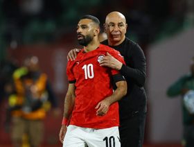 حسام حسن يتغنّى بدور القائد محمد صلاح ويعد بمفاجآت مونديالية