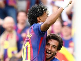 ما سر إصرار برشلونة على التخلص سريعاً من فيران توريس؟