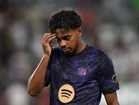هانزي فليك يكشف حالة لامين يامال.. هل بدأت أزمة نجم برشلونة؟