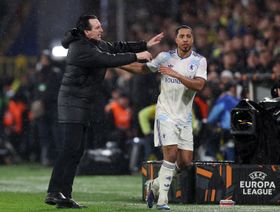 لماذا دفع أوناي إيمري مدرب أستون فيلا "ابنه" يوري تيليمانس؟