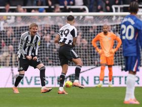 نيوكاسل يفرط في تقدمه ليتعادل مع تشيلسي بالدوري الإنجليزي