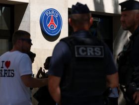 اعتقال 19 مشجعاً إيطالياً في باريس بسبب الشغب