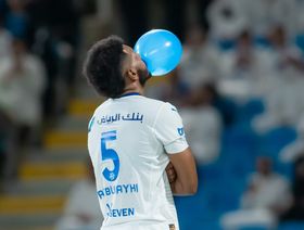 الهلال ينجو من انتفاضة الخلود ويعزز صدارته للدوري السعودي