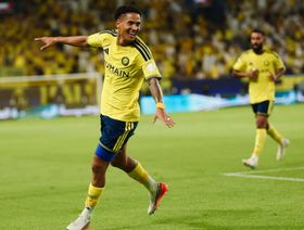 أنجيلو الأفضل وكومان بين الأسوأ في مباراة النصر والفتح