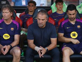 فليك يحذر لاعبي برشلونة بعد أدائهم "الفاتر" أمام مايوركا