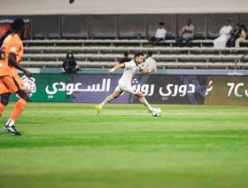 شاهد.. تريزيغيه يعود من الإصابة بطلاً وينقذ الرياض أمام الفيحاء