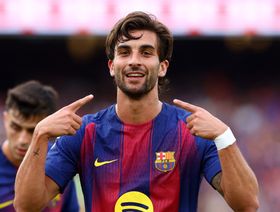 ما سر الغموض حول مستقبل فيران توريس في برشلونة؟