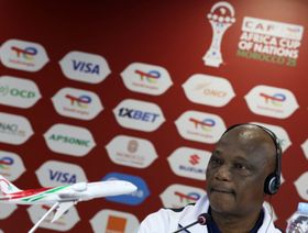 مدرب السودان يحلم بمفاجأة أمام السنغال تساعد في وقف الحرب