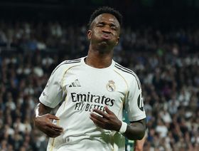 لماذا هتفت جماهير ريال مدريد لفينيسيوس بعد إهداره ركلة الجزاء؟