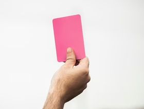 إشهار البطاقات الوردية انطلاقاً من كوبا أميركا