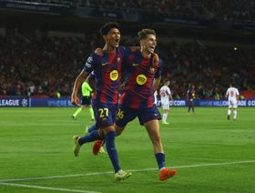 هل يخطف باريس سان جيرمان موهبة برشلونة بعد طلبه الرحيل؟