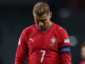 كريستيانو يشكو سوء أرضية الملعب بعد ليلة محبطة مع البرتغال
