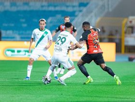 عبد الإله الخيبري الأفضل وتيدي أوكو الأسوأ في مباراة الرياض والأهلي