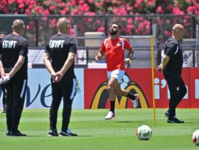 محمد صلاح "السليم" يغادر بشكل مفاجئ معسكر منتخب مصر.. ما السبب؟