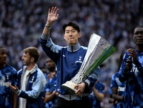 "جئت شاباً وأترك النادي رجلاً".. سون هيونغ مين يعلن رحيله عن توتنهام