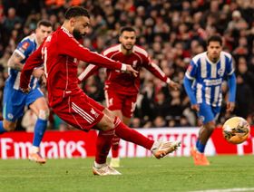 أسطورة الدوري الإنجليزي يكشف نقطة تحول في موسم محمد صلاح