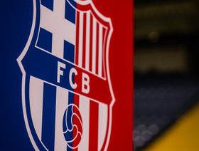 برشلونة يدعم فليك ويعدّ "شكوى رسمية" بشأن مواعيد المباريات
