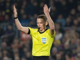 قناة ريال مدريد تهاجم حكم الكلاسيكو: برشلوني منذ الصغر أو منذ طفولته