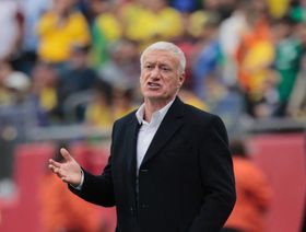 ديشان يحض فرنسا على التواضع: لم نبلغ بعد نهائي كأس العالم