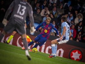 أين خط الوسط؟.. "القائد" لامين يامال يوبخ زملاءه في برشلونة