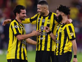 شاهد.. الاتحاد يتخطى الحزم بـ10 لاعبين