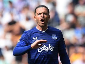 إيفرتون يستهدف شراء عقد غريليش "أفضل لاعب بالدوري الإنجليزي" رغم عائق كبير