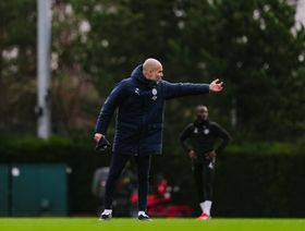 غوارديولا يرد بغرابة على إيقاف فينيسيوس.. ويهرب من أزمة مبابي