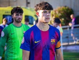من هو أليكس كامبوس "مفاجأة" فليك في مباراة برشلونة وباريس سان جيرمان؟