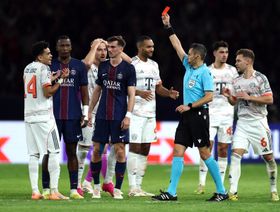 لويس دياز يتحسر على الطرد ويتمنى "عودة سريعة" لأشرف حكيمي