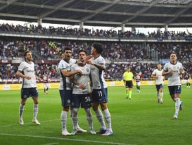 إنتر يتجاوز تورينو ويواصل صراعه مع نابولي على صدارة الدوري