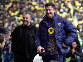 ما مصير فليك وليفاندوفسكي بعد إعادة انتخاب لابورتا رئيساً لبرشلونة؟