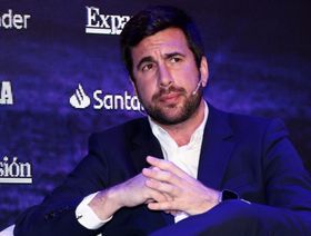 شاب يهدد عرش فلورنتينو بيريز يحصل على ضمان بنكي لخوض انتخابات ريال مدريد