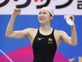 سبّاحة يابانية تشارك في أولمبياد باريس بعد تعافيها من سرطان الدم