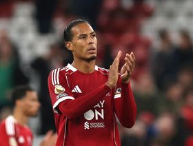 فان دايك: عقدت اجتماعاً مع اللاعبين بعد الخسارة أمام مانشستر يونايتد