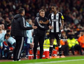 مدرب نيوكاسل يعترف باستبعاد إيزاك بسبب الهلال السعودي