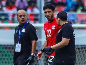 طبيب المنتخب المصري يوضح طبيعة إصابة عمر مرموش