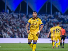 مارتينيز يهاجم مدرب المنتخب الكولومبي: أنت لا تعرف شيئاً على الإطلاق